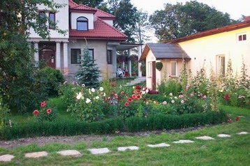 Polonia Privát Białobrzegi, Esterno